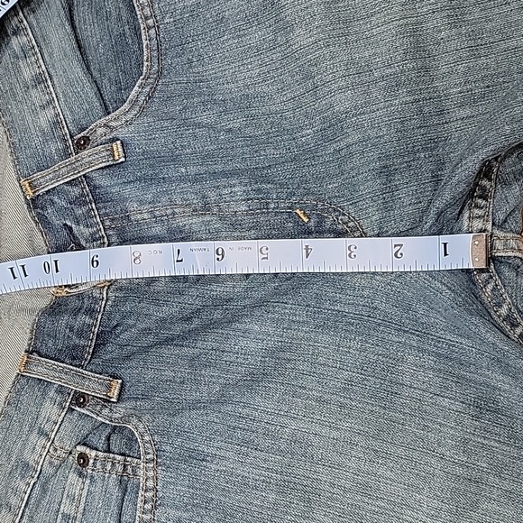 Levis 559, Size 32x32 Relaxed Straight Fit, Slight Tapered Leg Blue Jeans, GUC - Picture 5 of 13